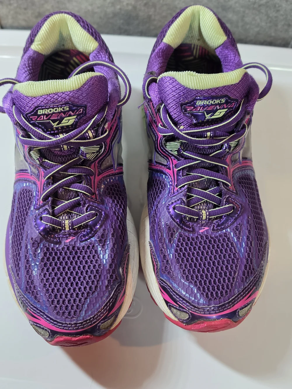 Brooks breathable purple